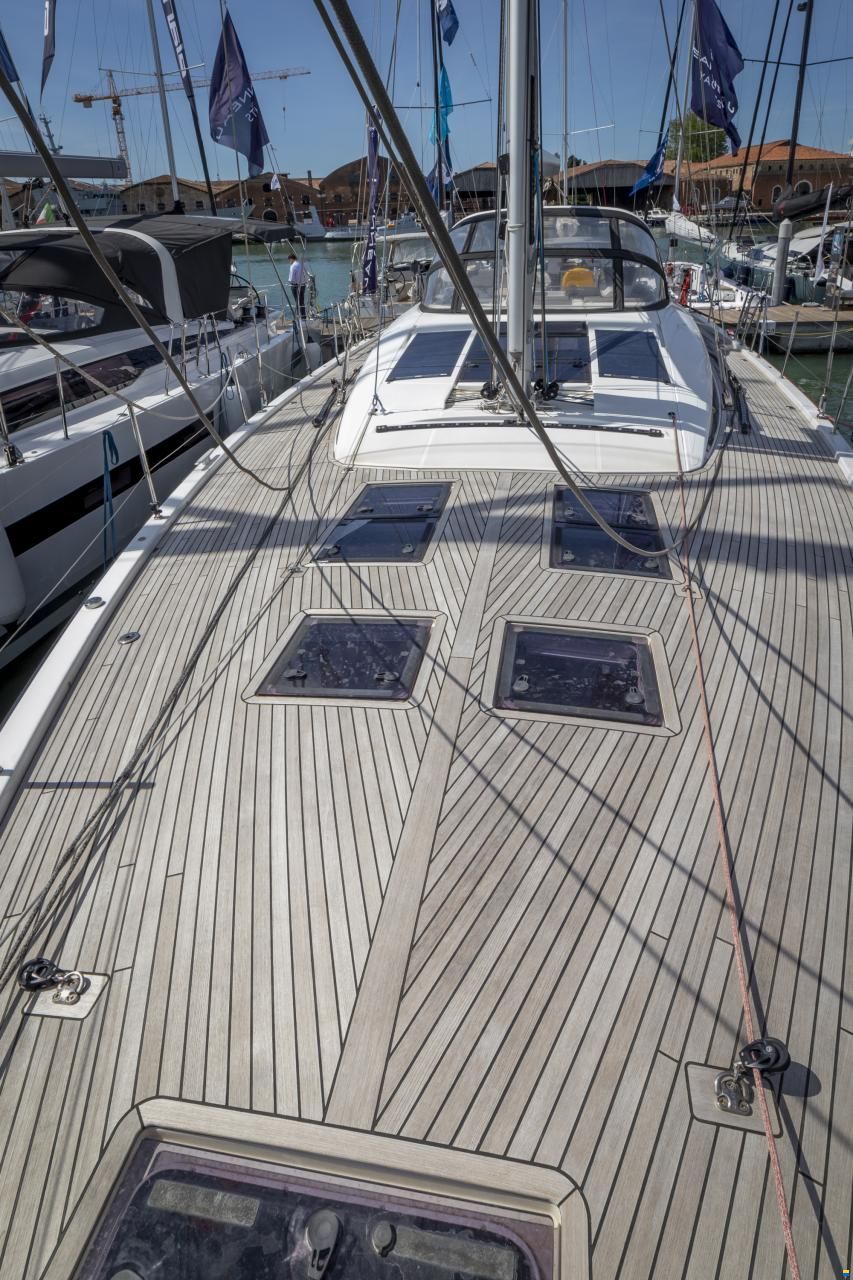 Jeanneau Yacht 60
