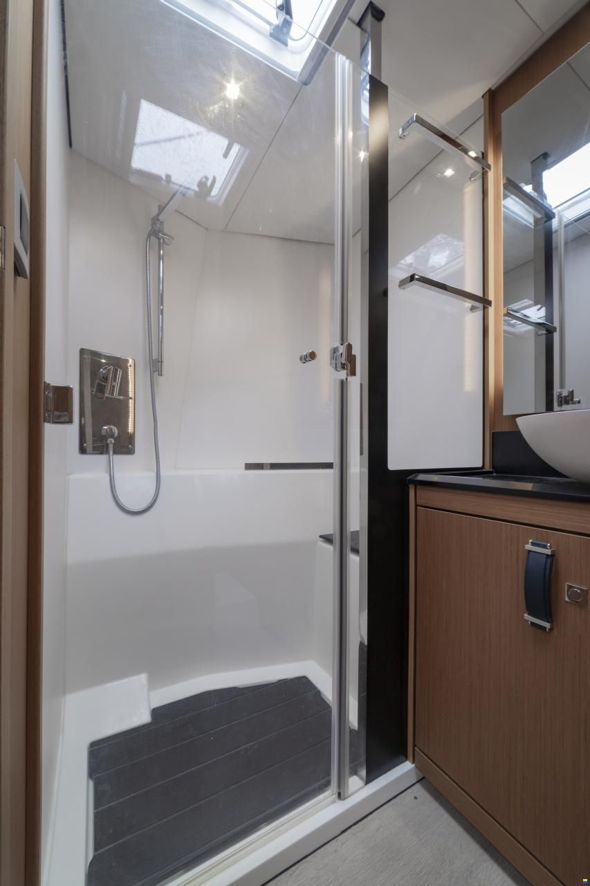Jeanneau Yacht 60