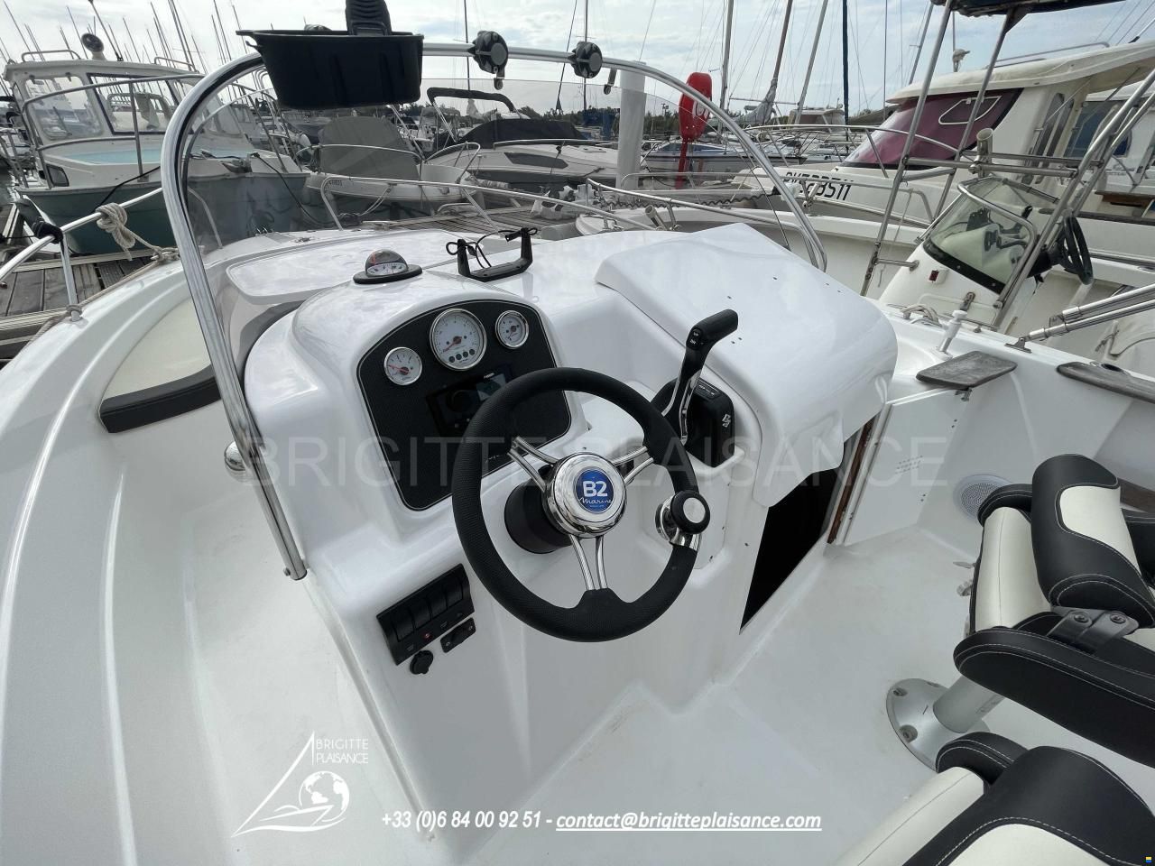 B2 Marine CAP FERRET 652