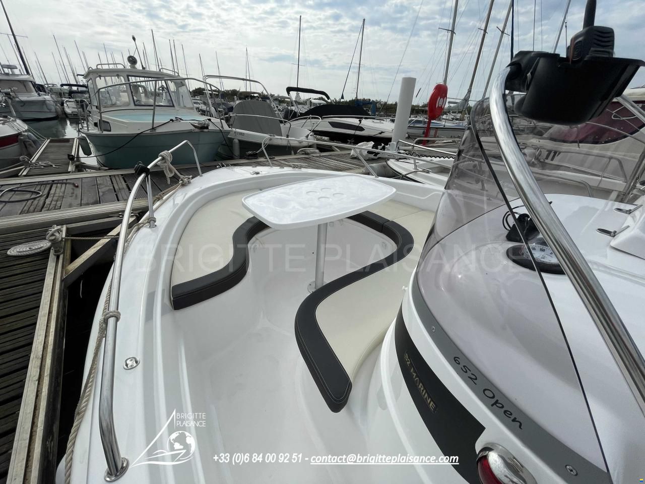 B2 Marine CAP FERRET 652