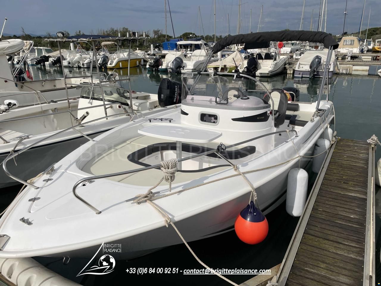 B2 Marine CAP FERRET 652