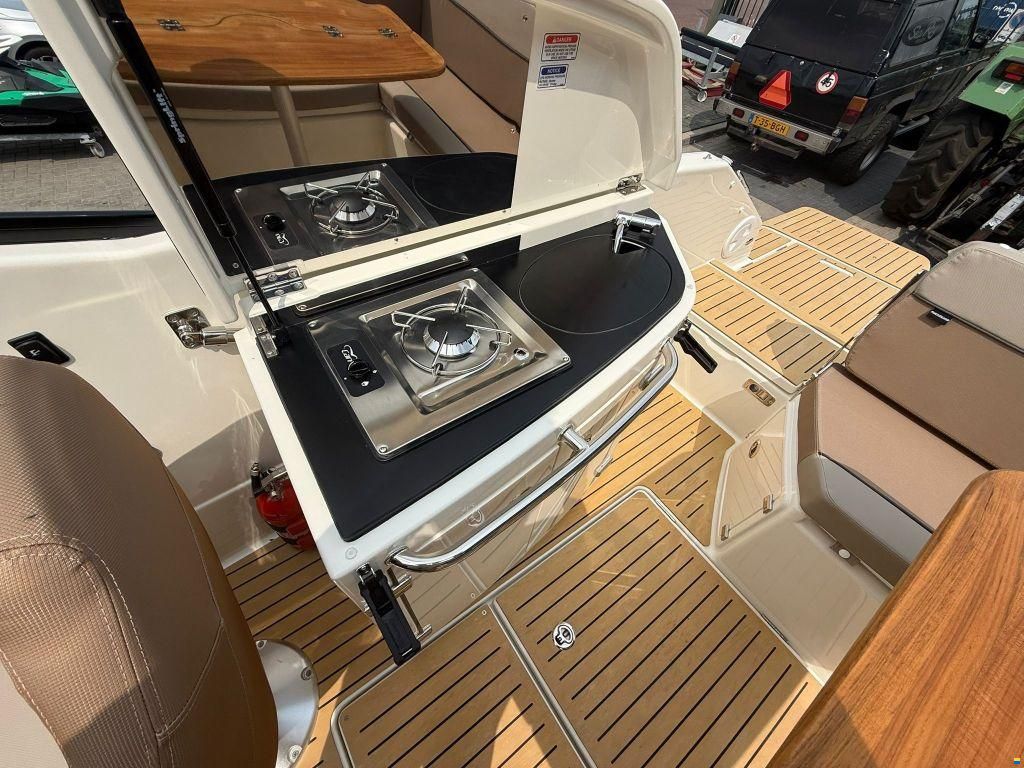 Quicksilver 755 Cruiser