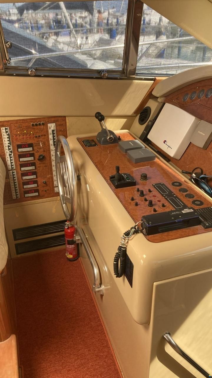 Ferretti 46