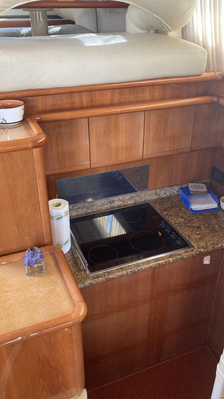 Ferretti 46
