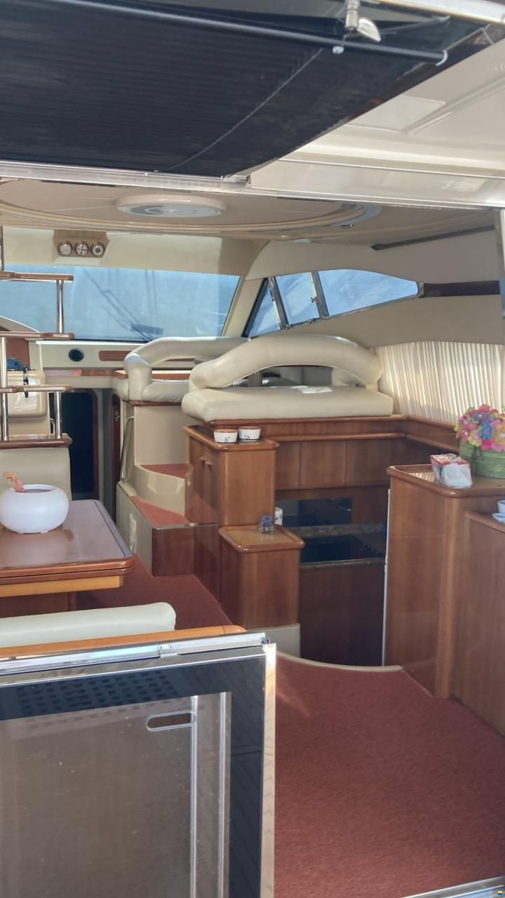 Ferretti 46