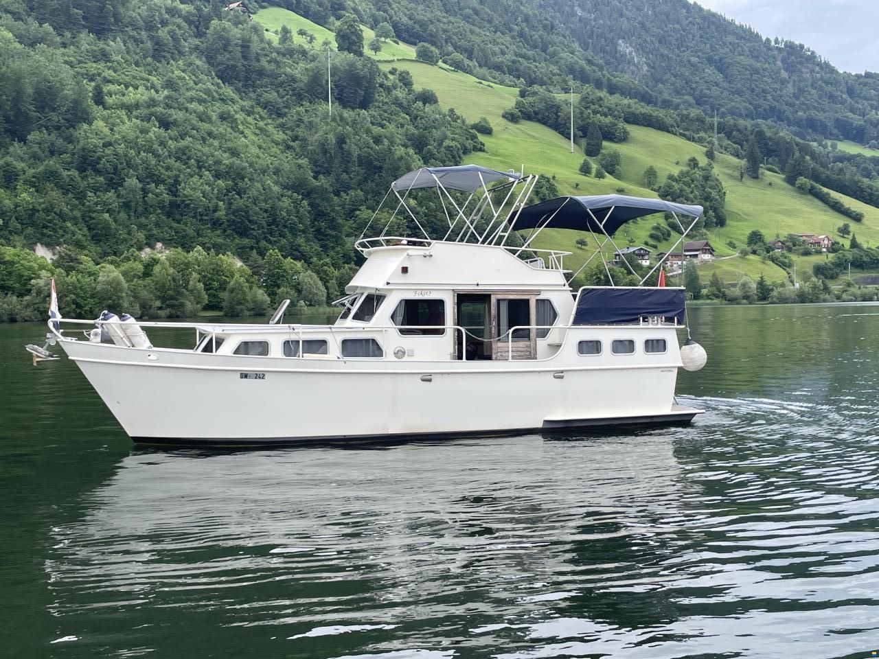 Gruno 1050 Flybridge