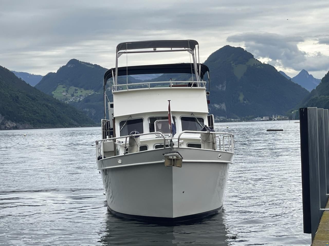 Gruno 1050 Flybridge