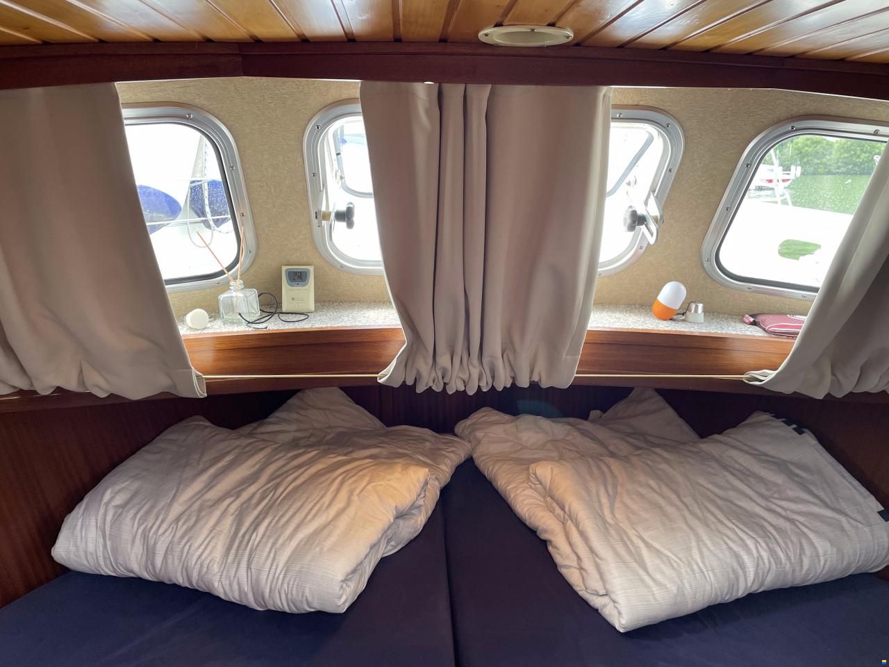 Gruno 1050 Flybridge