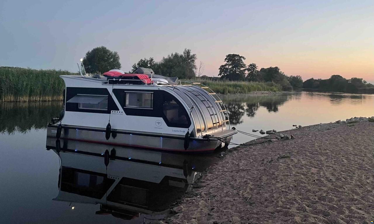Caravanboat DepartureOne M