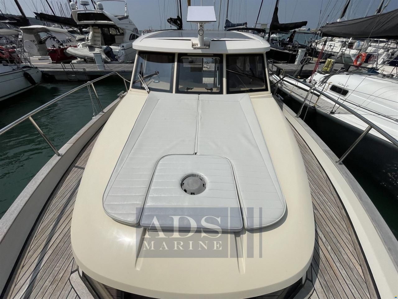 Greenline 33 - Volvo Penta D3-220