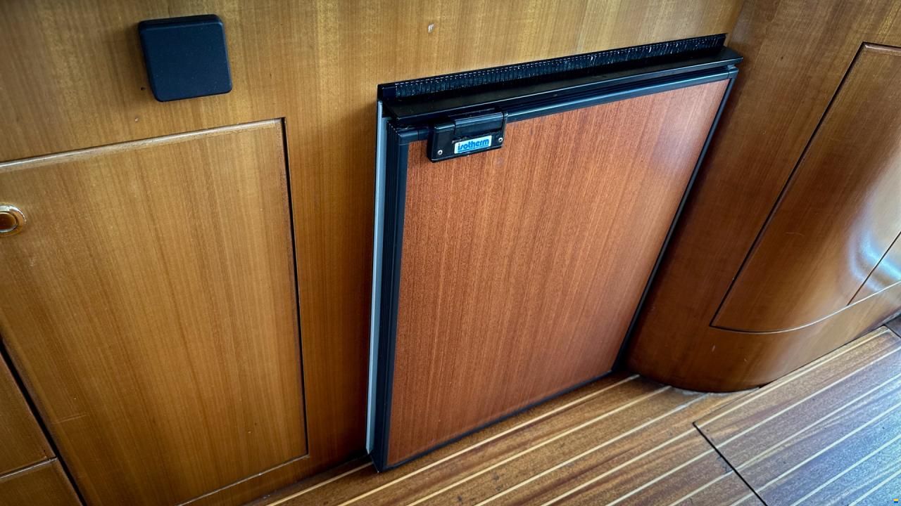Galeon 330 Fly