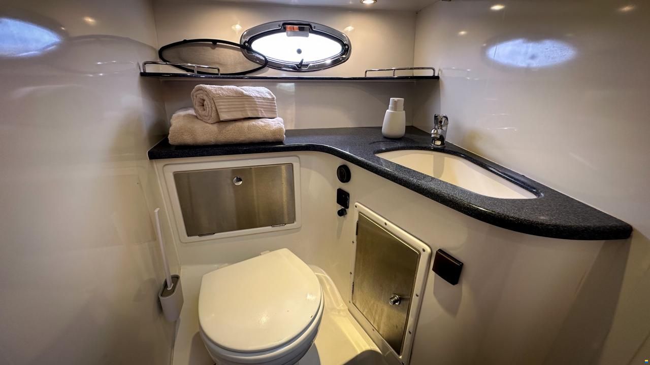 Galeon 330 Fly