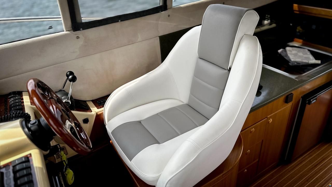 Galeon 330 Fly