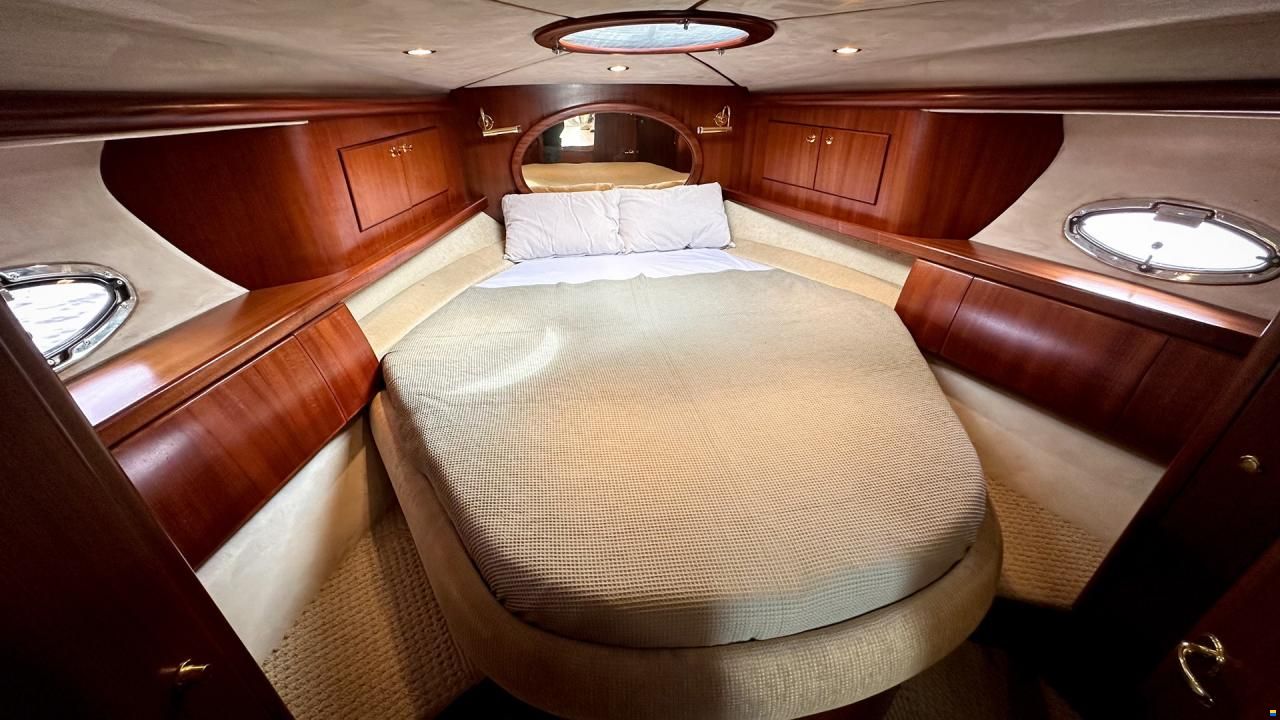 Galeon 330 Fly