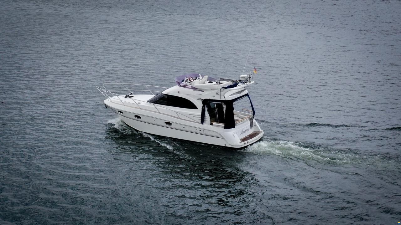 Galeon 330 Fly