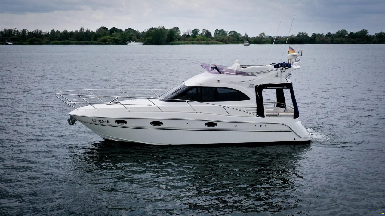 Galeon 330 Fly