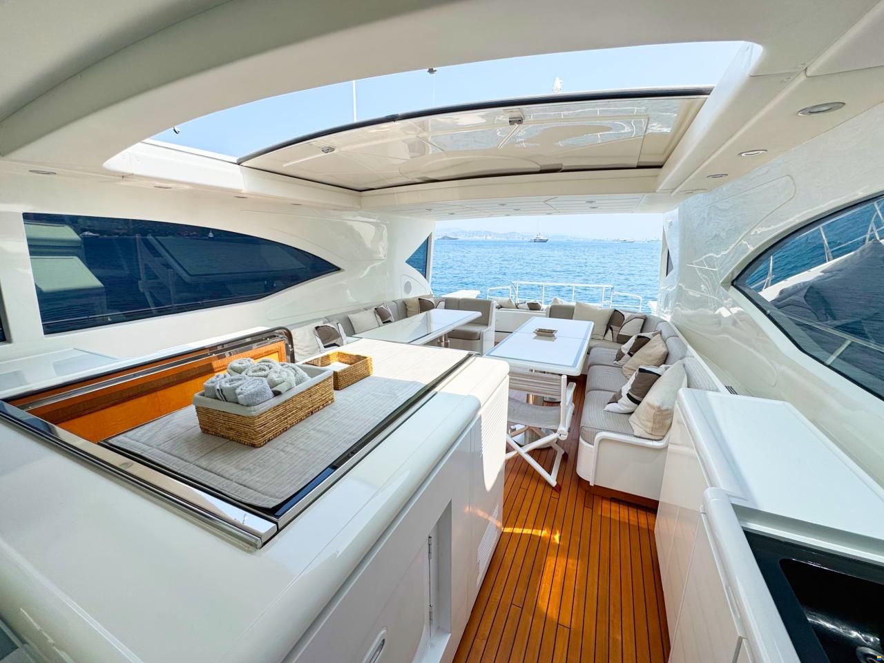 Mangusta 72