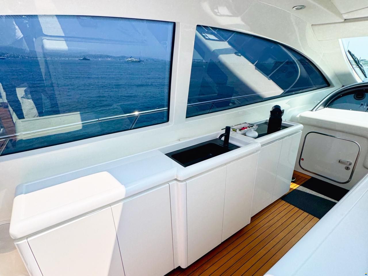 Mangusta 72