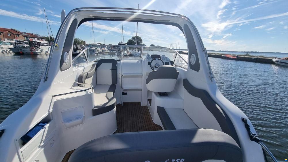 Coral 750 Sport Cruiser