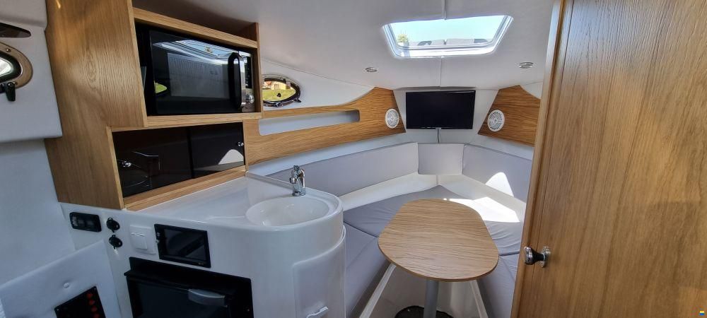 Coral 750 Sport Cruiser