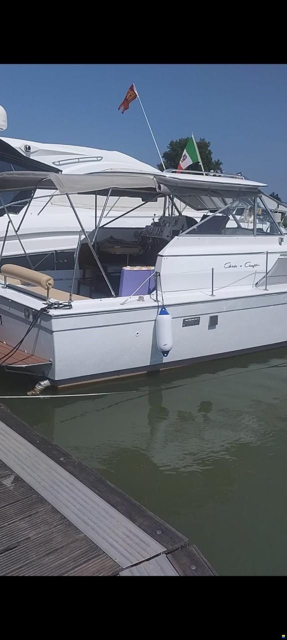 Chris Craft 31 COMMANDER