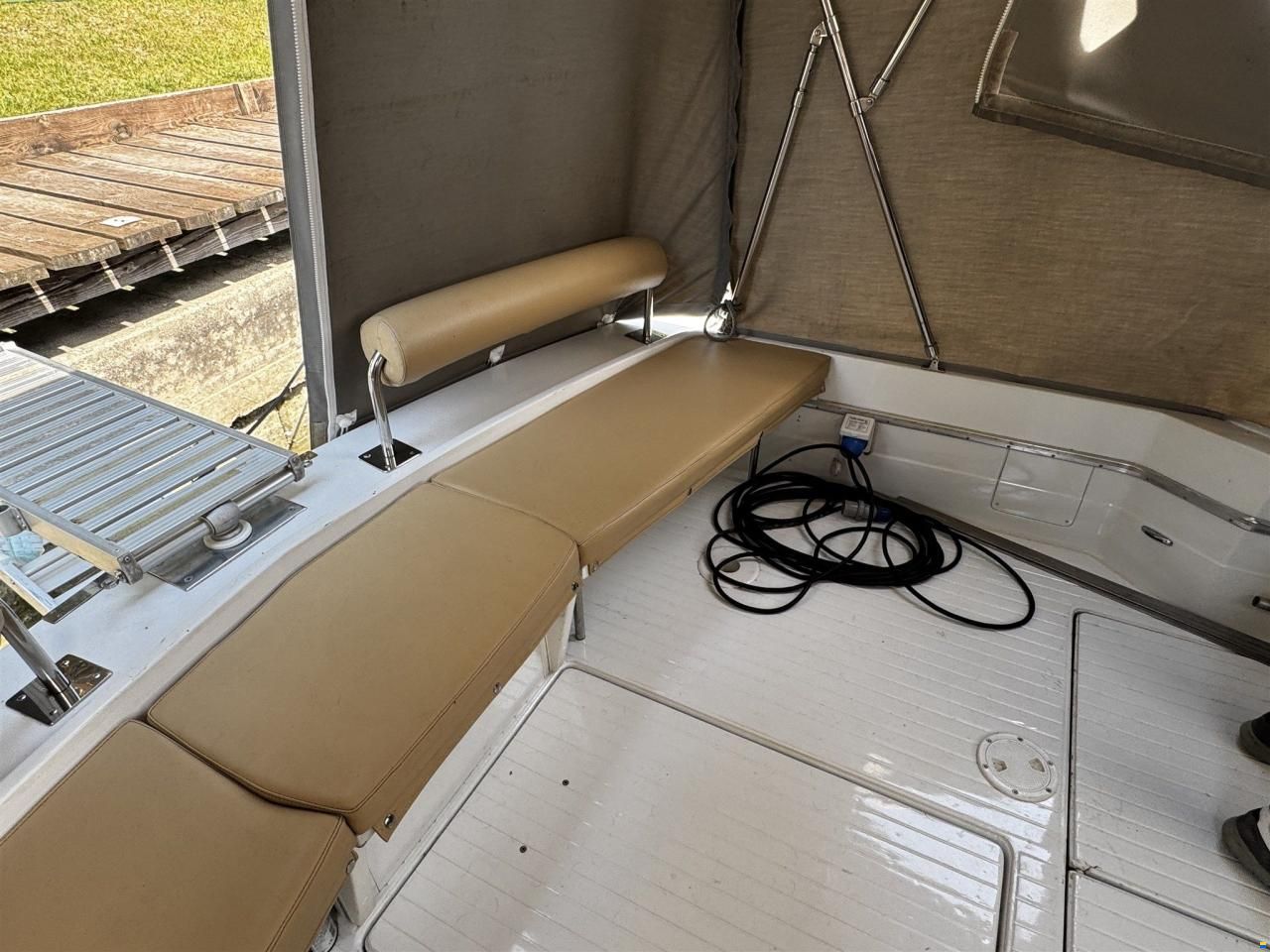 Chris Craft 31 COMMANDER