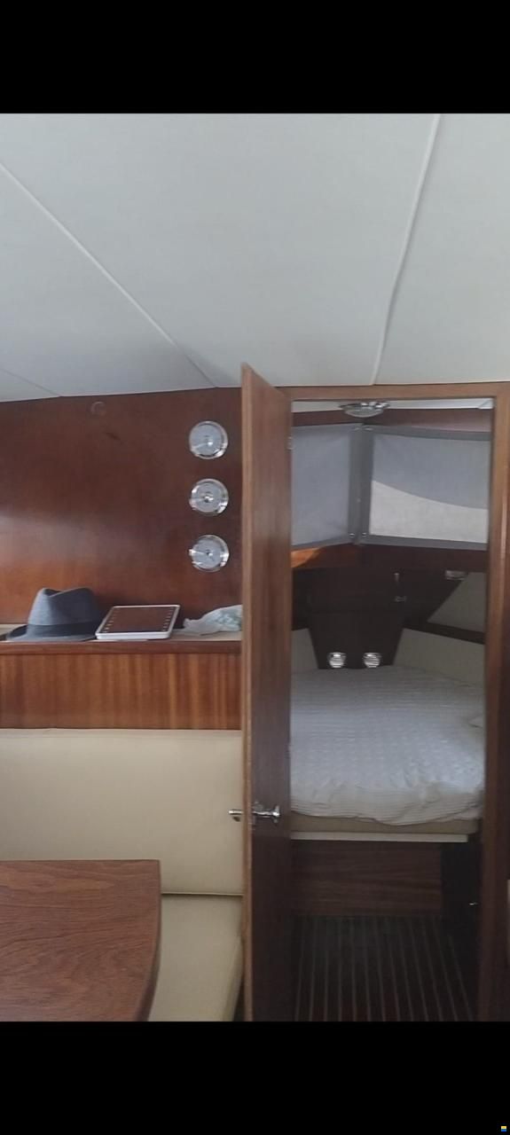 Chris Craft 31 COMMANDER
