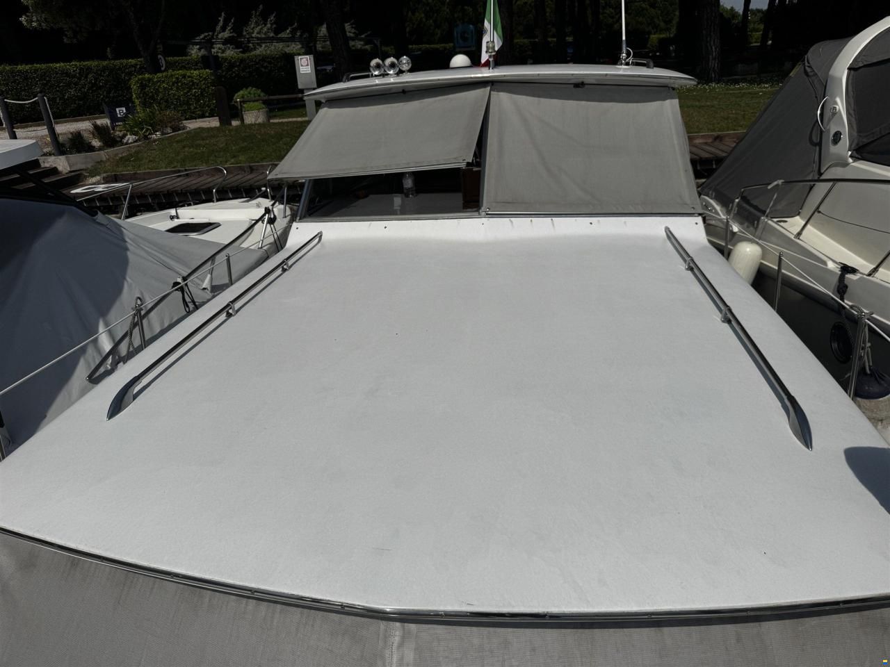 Chris Craft 31 COMMANDER