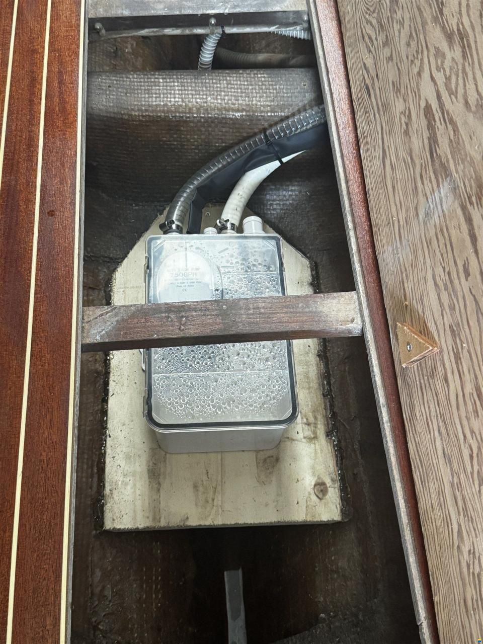 Chris Craft 31 COMMANDER