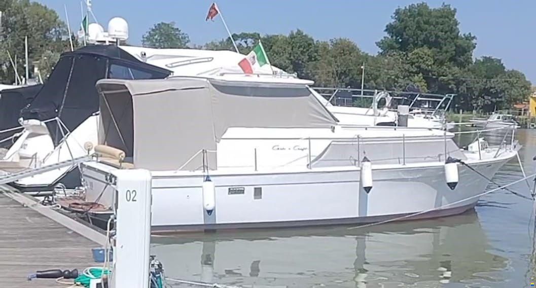 Chris Craft 31 COMMANDER