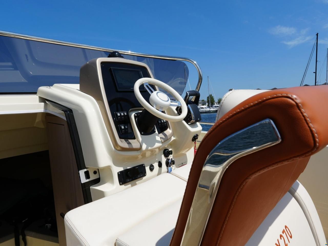Invictus 270 CX