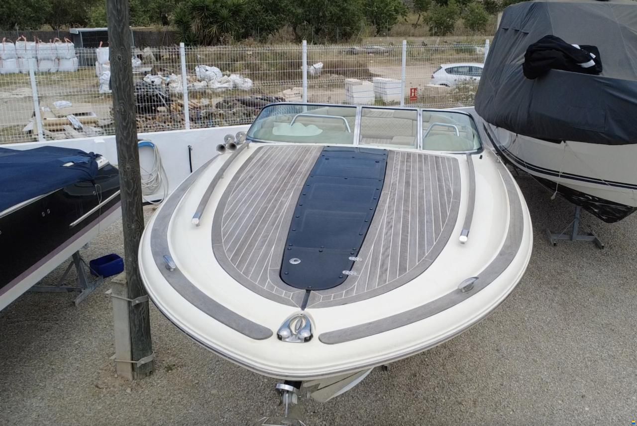 Chris Craft Corsair 32