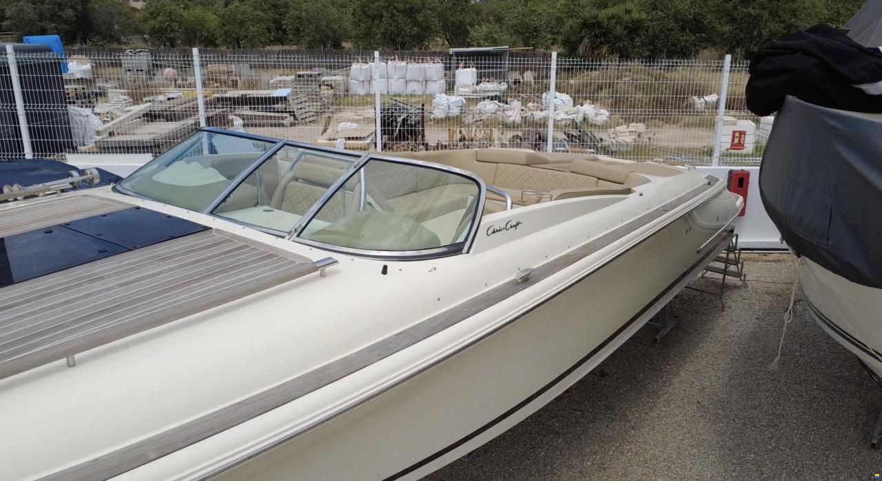 Chris Craft Corsair 32