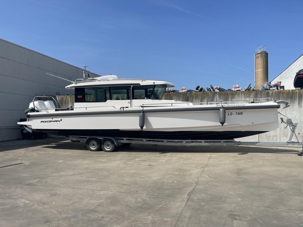Axopar 37 Cross Cabin