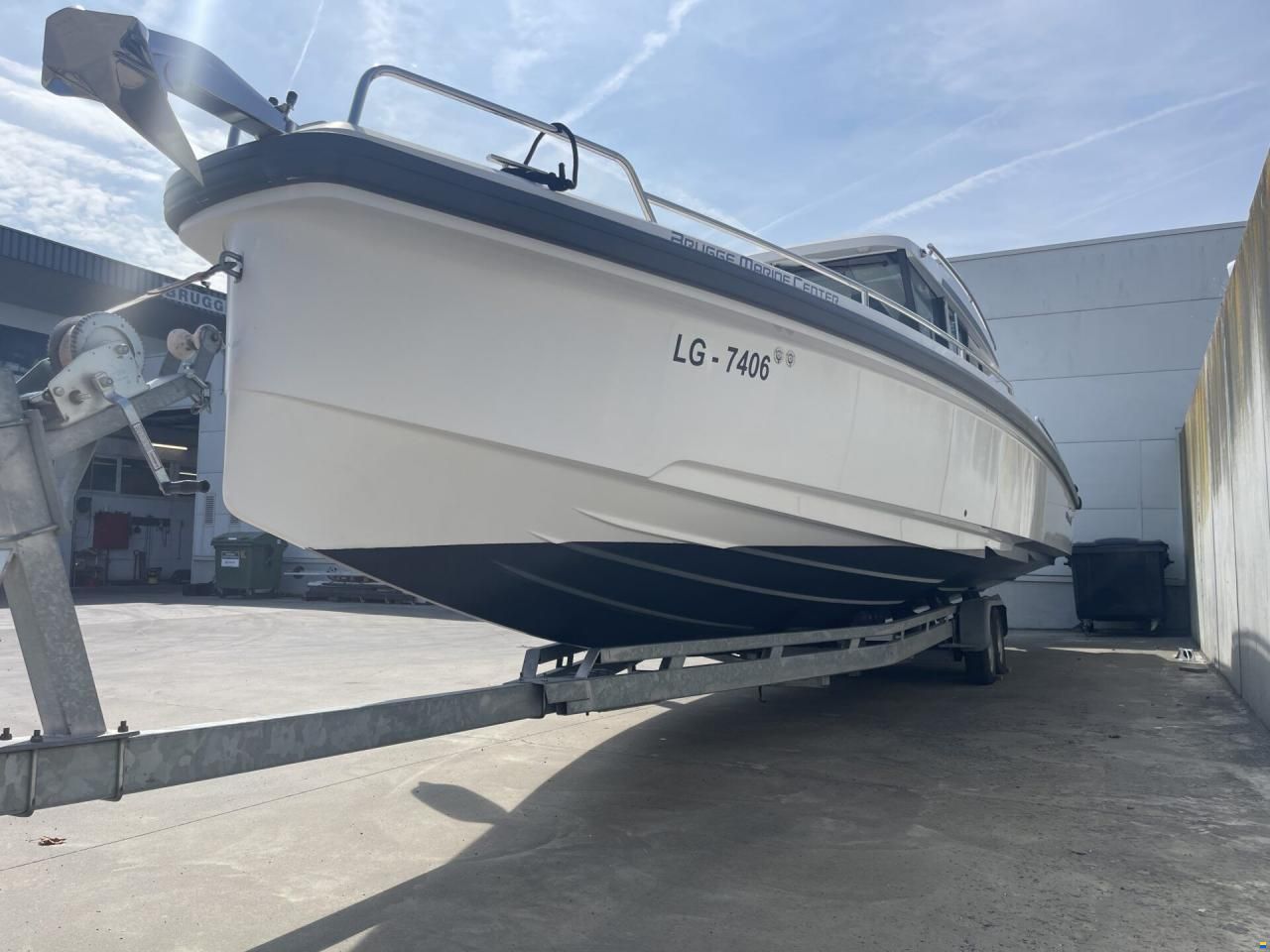 Axopar 37 Cross Cabin