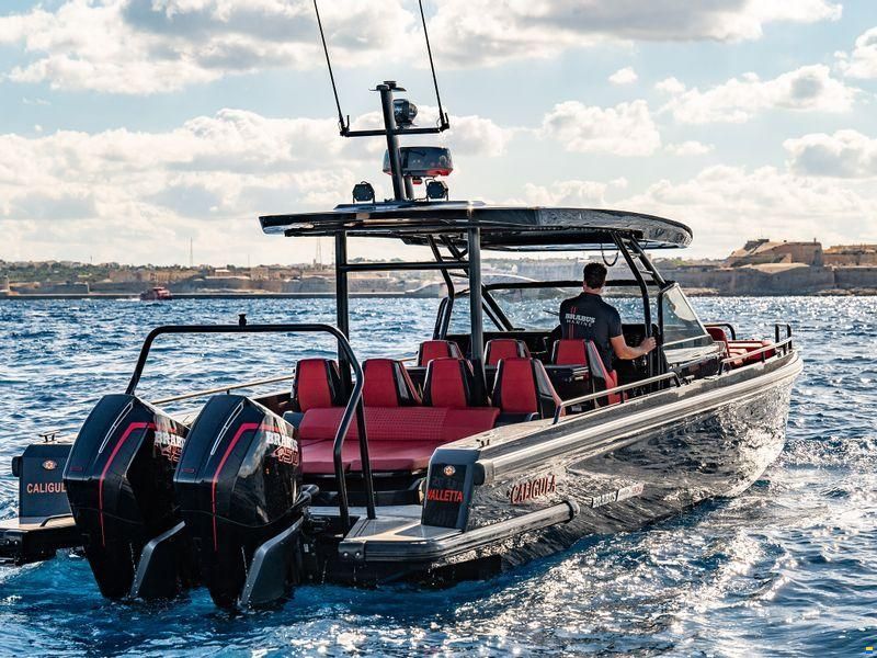 Brabus Marine Shadow 900