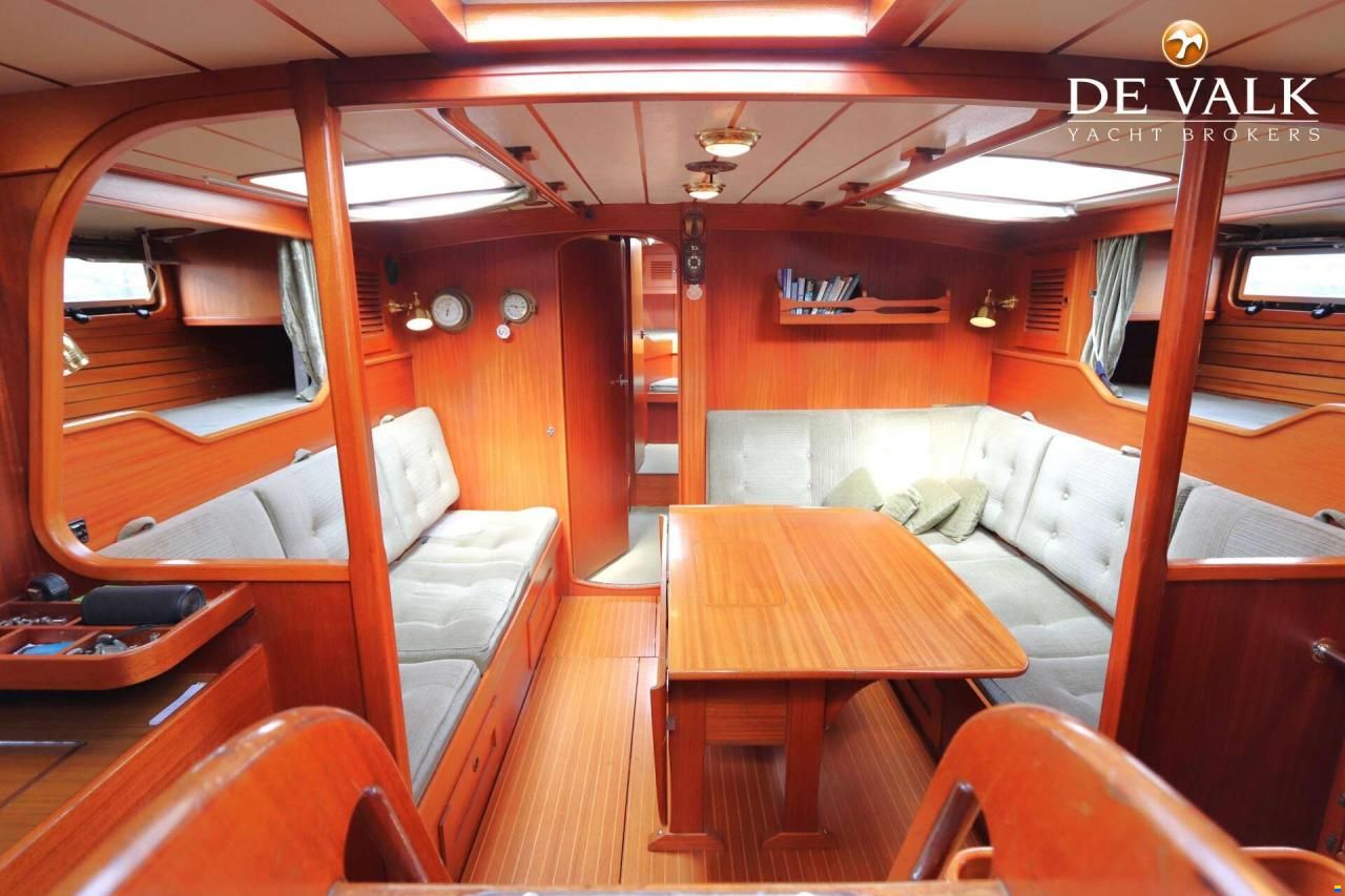 Hallberg-Rassy 49