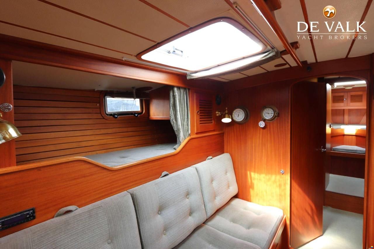 Hallberg-Rassy 49