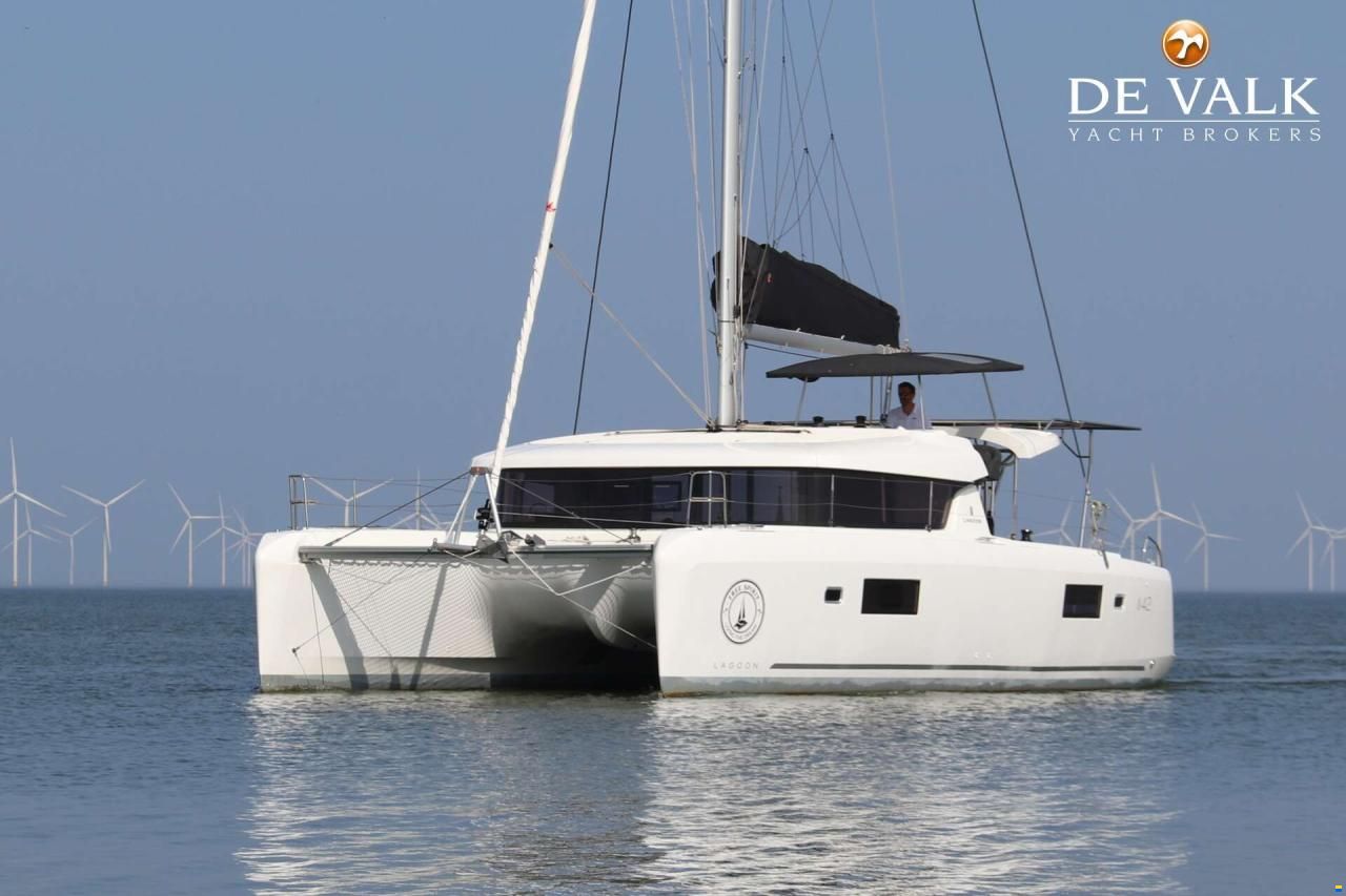 Lagoon 42