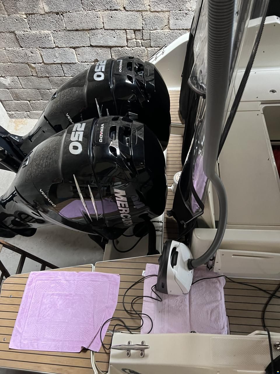 Quicksilver Sundeck 875