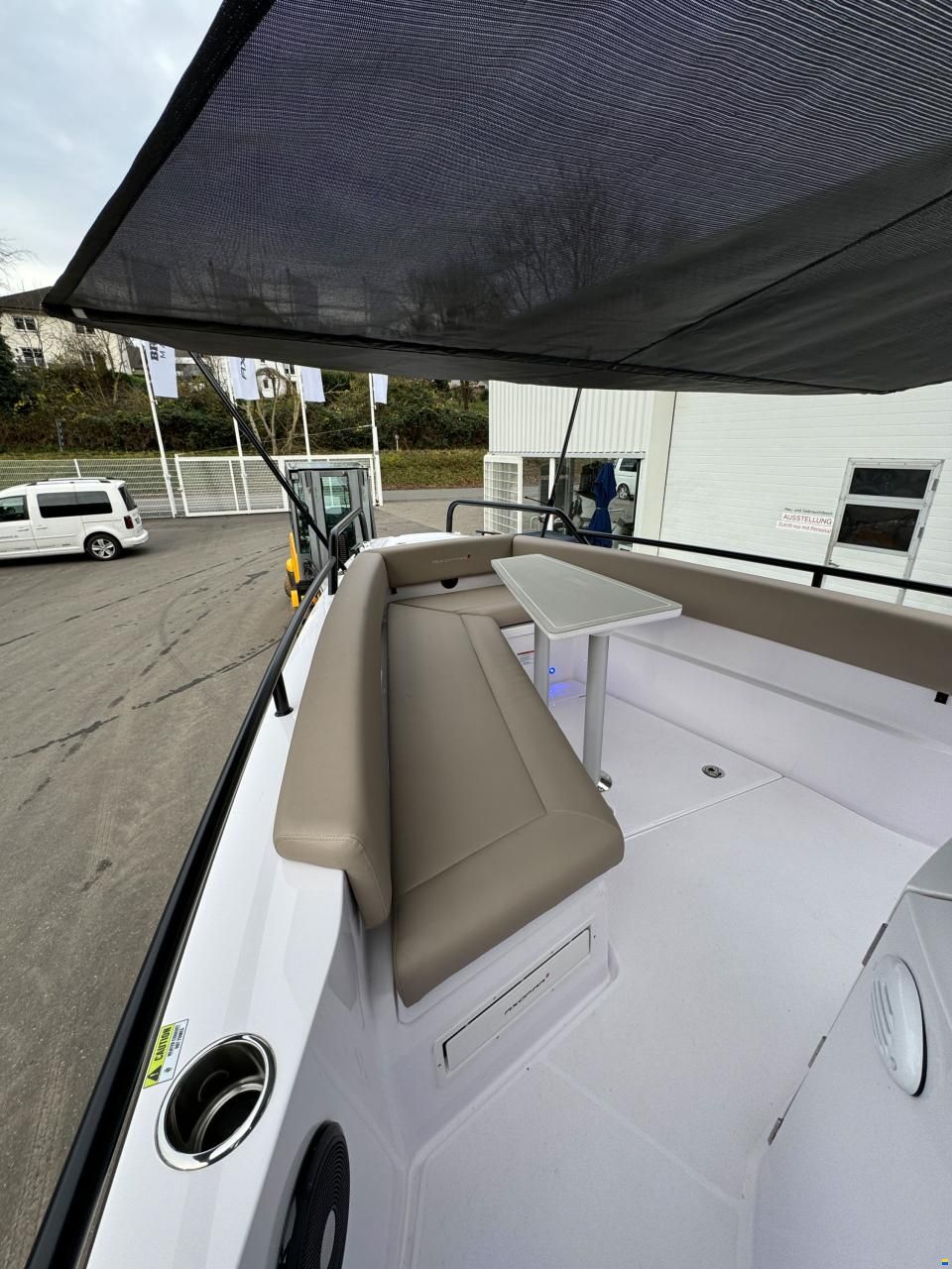 Axopar 28 Cabin