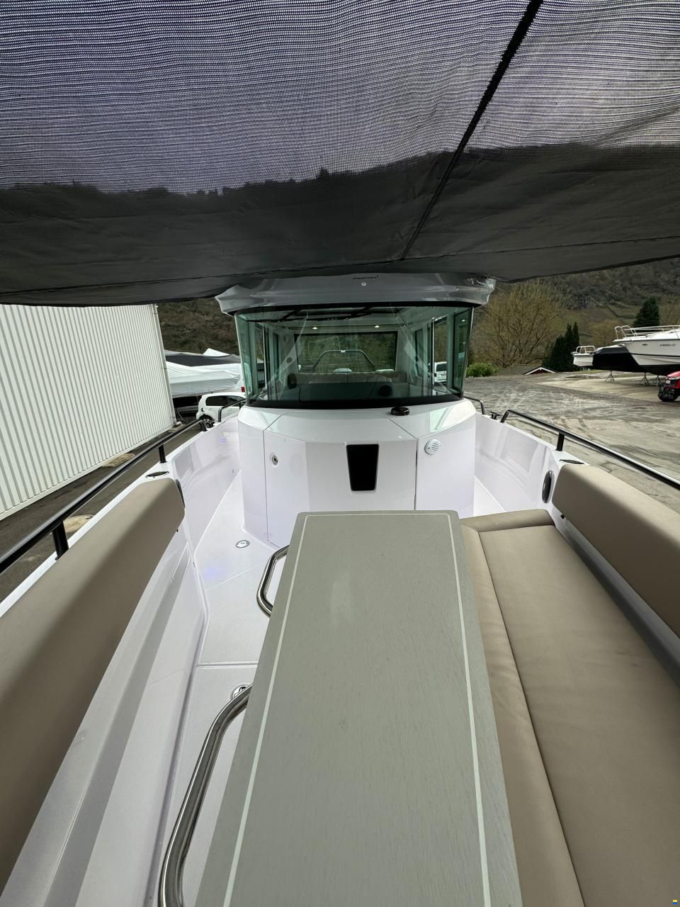 Axopar 28 Cabin