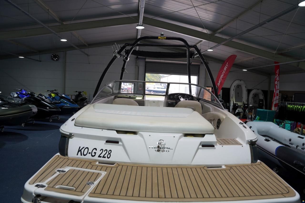 Regal 1900 BOWRIDER MIT TOWER