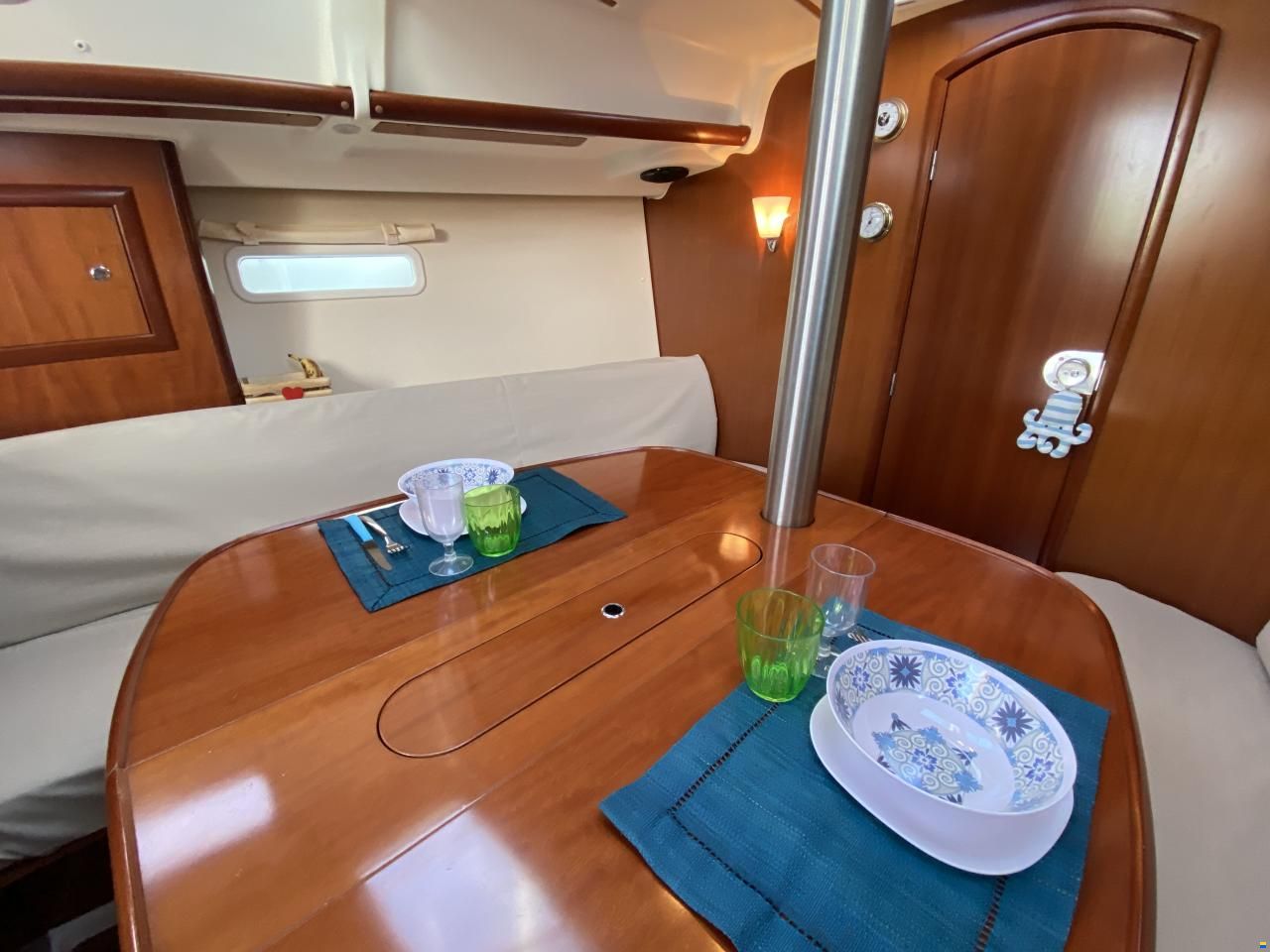 Beneteau Oceanis Clipper 323