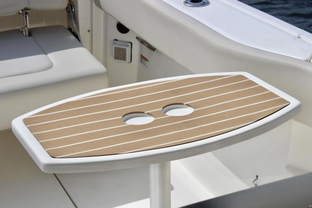 Boston Whaler 270 Vantage