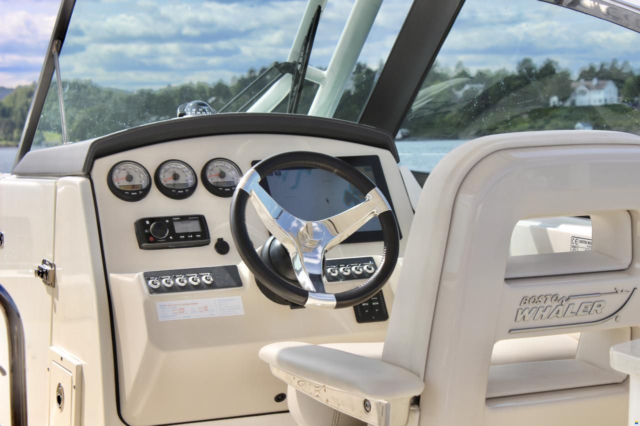 Boston Whaler 270 Vantage