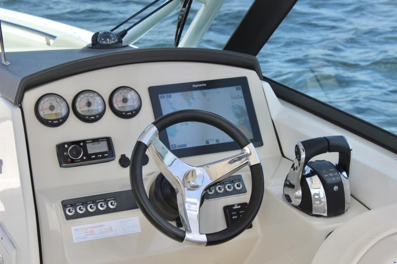 Boston Whaler 270 Vantage