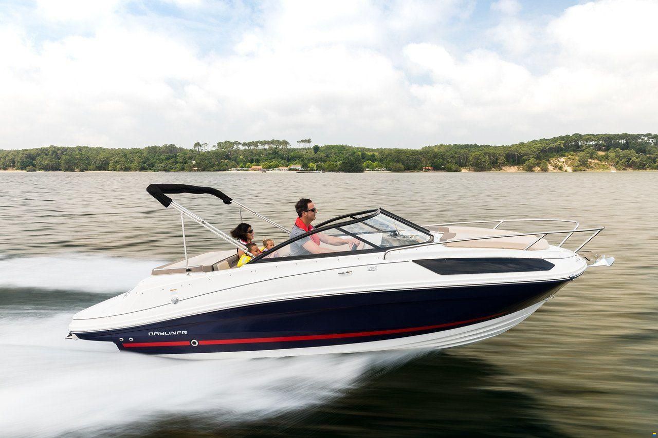 Bayliner VR5 CUDDY