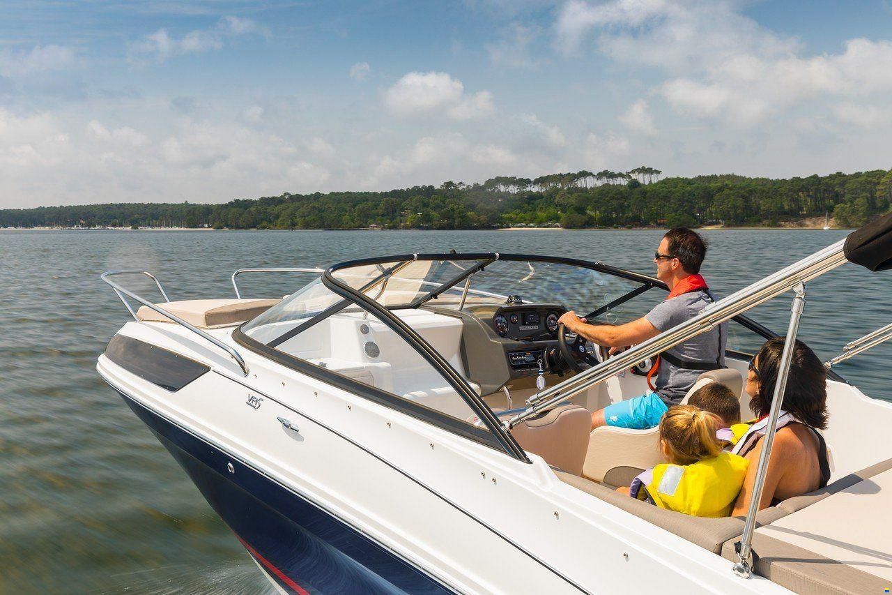 Bayliner VR5 CUDDY