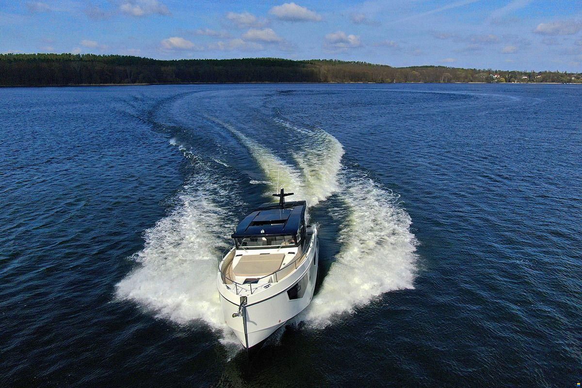 Cobra Gran Maestro 43